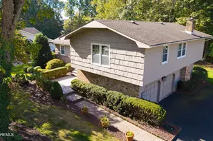 8 Manor Dr, Manalapan Township, NJ 07726 - Photo 9