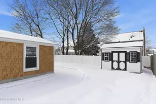 190 8th St, Belford, NJ 07718 - Photo 37