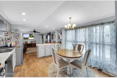 25 Bayshore Mobile Mnr, Hazlet Township, NJ 07730 - Photo 9