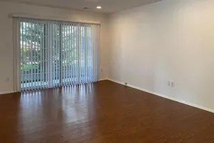 407 Hampton Ct, Manalapan Township, NJ 07726 - Photo 5