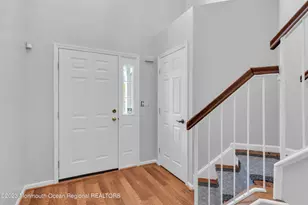 204 Finch Ct, Manalapan Township, NJ 07726 - Photo 5