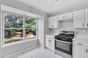 204 Finch Ct, Manalapan Township, NJ 07726 - Photo 15