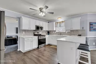 93 W Shenendoah Rd, Howell Township, NJ 07731 - Photo 9