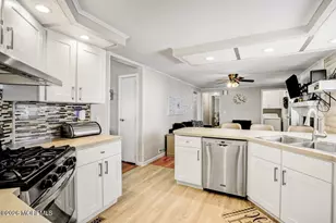 601 Jerome Pl, Freehold, NJ 07728 - Photo 9