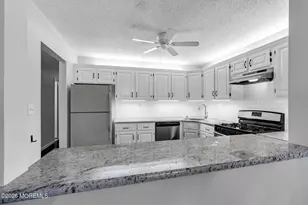 86 Secretariat Ct, Tinton Falls, NJ 07724 - Photo 7