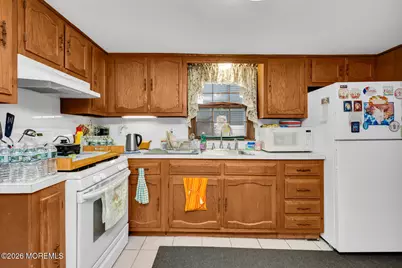 51 Holmes Place, North Middletown, NJ 07748 - Photo 15