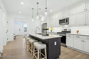 55 Mustang Dr, Manalapan Township, NJ 07726 - Photo 7