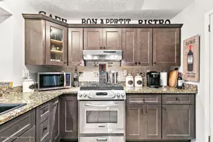 49 Richmond Ct, Tinton Falls, NJ 07712 - Photo 7