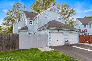 15 Twain Ct, Freehold, NJ 07728 - Photo 1