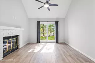 15 Twain Ct, Freehold, NJ 07728 - Photo 3