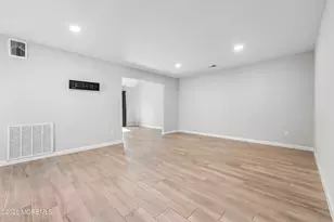 15 Twain Ct, Freehold, NJ 07728 - Photo 9