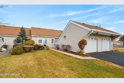 69 William and Mary Sq #B, Freehold, NJ 07728 - Photo 3