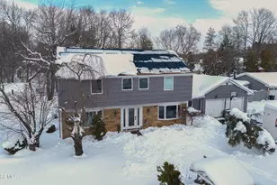 23 Livingston Ln, Manalapan Township, NJ 07726 - Photo 5