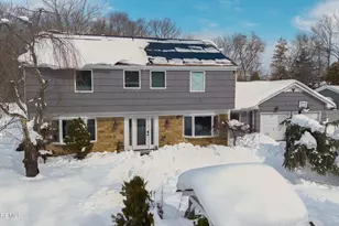 23 Livingston Ln, Manalapan Township, NJ 07726 - Photo 3