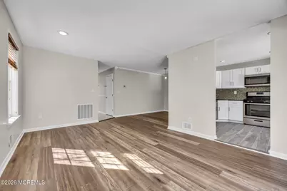 86 Heron Court, Manalapan Township, NJ 07726 - Photo 5