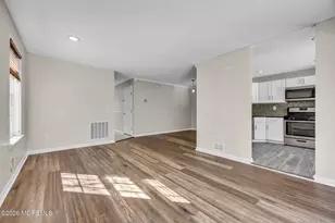 86 Heron Ct, Manalapan Township, NJ 07726 - Photo 5