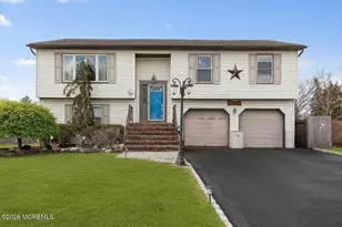 15 Erin Ln, Middlesex, NJ 08846 - Photo 3