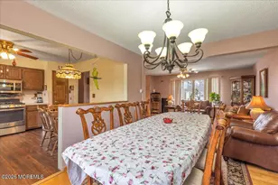 15 Erin Ln, Middlesex, NJ 08846 - Photo 9