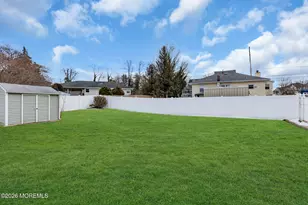 201 Summit Ave, Belford, NJ 07718 - Photo 33