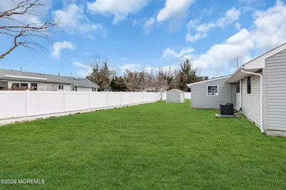 201 Summit Avenue, Belford, NJ 07718 - Photo 29