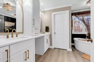 24 Smock Ct, Manalapan Township, NJ 07726 - Photo 35