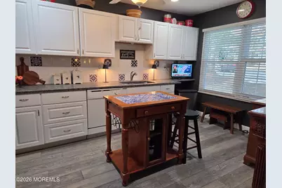 62 Horseshoe Court, Tinton Falls, NJ 07753 - Photo 9