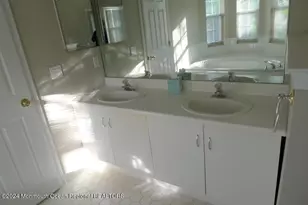 5 Oxford Rd, Holmdel, NJ 07733 - Photo 11