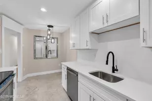 218 Medford Ct, Manalapan Township, NJ 07726 - Photo 21