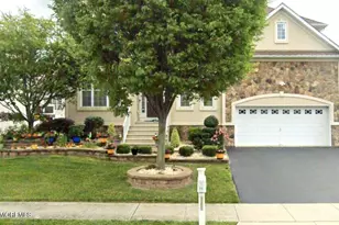 13 Eddington Ln, Monroe Township, NJ 08831 - Photo 3