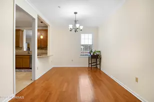 424 Regency Pl, Woodbridge Township, NJ 07095 - Photo 5