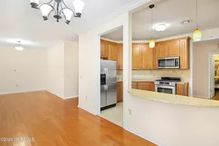 424 Regency Pl, Woodbridge Township, NJ 07095 - Photo 7