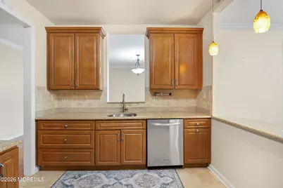 424 Regency Place #424, Woodbridge Township, NJ 07095 - Photo 11
