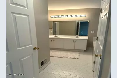 64 Picket Place, Freehold, NJ 07728 - Photo 13