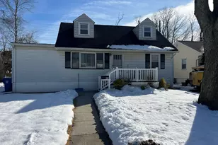 571 Hopping Rd, Belford, NJ 07718 - Photo 1