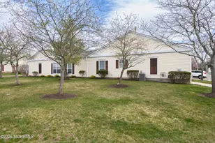 467 Bluebird Dr, Monroe Township, NJ 08831 - Photo 3