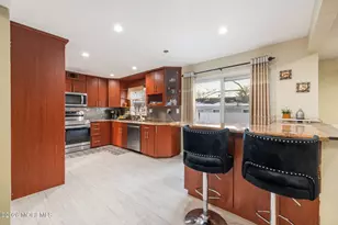 39 School Rd W, Marlboro Township, NJ 07746 - Photo 11