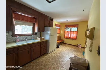325 Sharon Road, Robbinsville Township, NJ 08691 - Photo 5