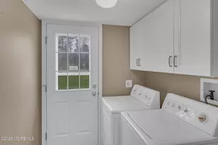 33 Beechwood Dr, Robbinsville Township, NJ 08691 - Photo 17