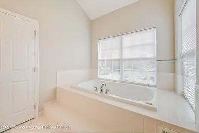 64 Phoenix Court, Tinton Falls, NJ 07712 - Photo 23