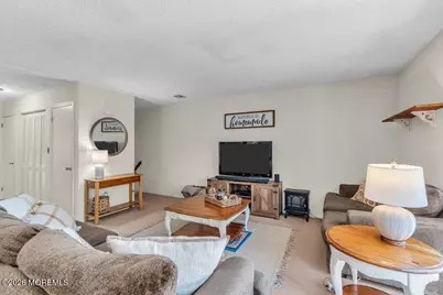 129 Gettysburg Lane, Holmdel, NJ 07733 - Photo 7