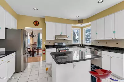 18 Lysbeth Lane, Matawan, NJ 07747 - Photo 11