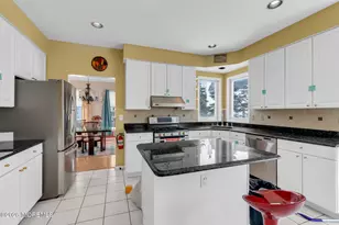 18 Lysbeth Ln, Matawan, NJ 07747 - Photo 11