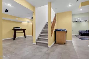 18 Lysbeth Ln, Matawan, NJ 07747 - Photo 29