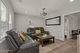 431 S Laurel Ave, Hazlet Township, NJ 07734 - Photo 5