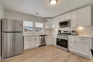 431 S Laurel Ave, Hazlet Township, NJ 07734 - Photo 7