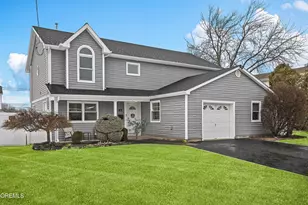 5 Limerick Pl, Hazlet Township, NJ 07730 - Photo 1