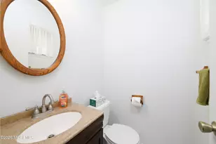 8 Beverly Ct, Tinton Falls, NJ 07724 - Photo 7