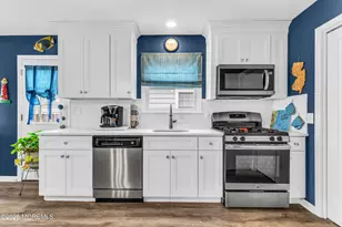 527 Delaware Ave, Point Pleasant, NJ 08742 - Photo 9