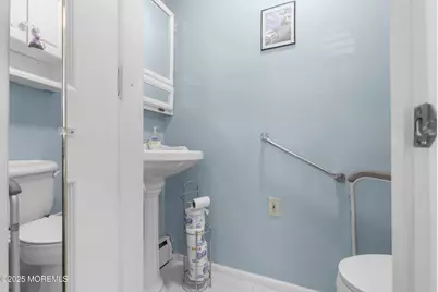 742 W Commodore Boulevard, Jackson, NJ 08527 - Photo 17