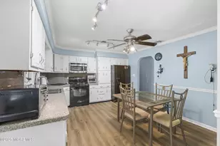742 W Commodore Blvd, Jackson, NJ 08527 - Photo 9